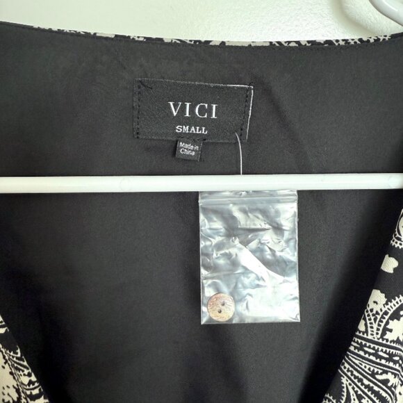 Vici Women's Boho Paisley Balloon Sleeve Crop Top - Small NWOT - Picture 2 of 4